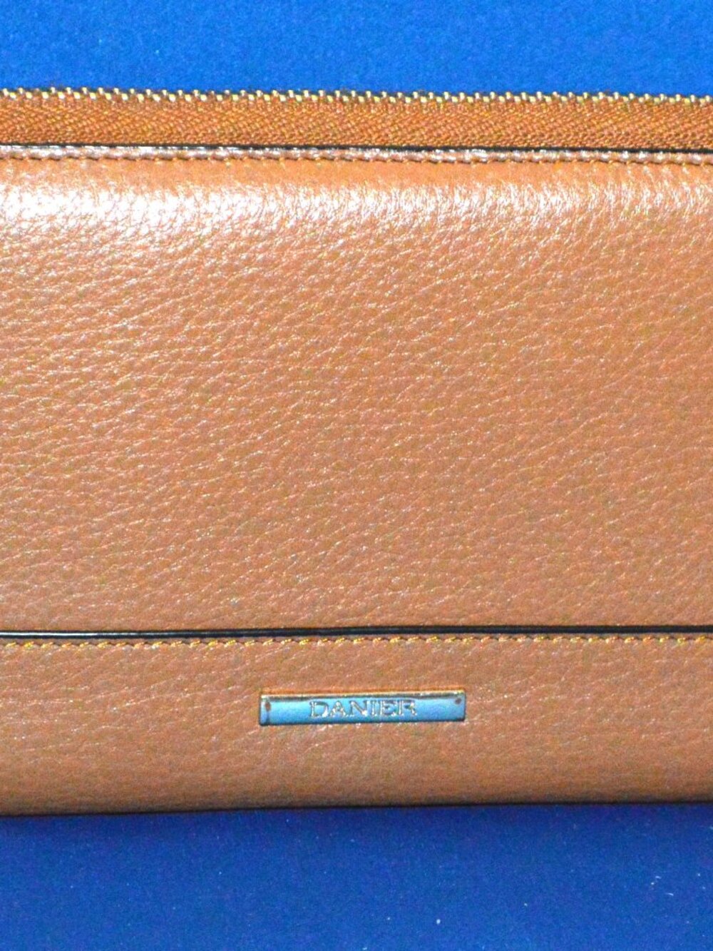 womans wallet